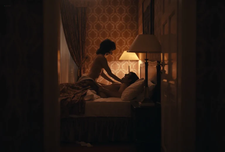 Emilia Clarke hot and some sex scenes Haley Lu Richardson lesbian sex others nude and sexy in TV Show Ponies (2026) S1 1080/2160p Web