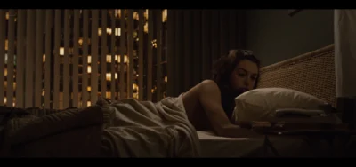 anne hathaway sexy in passengers (2008) 1080p bluray remux 10