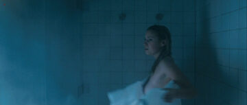 Laura Ramsey naked in the shower side boob - The Covenant (2006) hd1080p