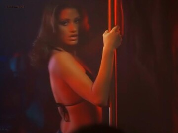 Shannon Elizabeth nude topless as stripper - Dish Dogs (2000) Shannon Elizabeth nude topless as stripper - Dish Dogs (2000) (7)