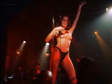 Shannon Elizabeth nude topless as stripper - Dish Dogs (2000) Shannon Elizabeth nude topless as stripper - Dish Dogs (2000) (6)