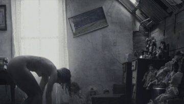 Shannyn Sossamon nude boobs and nude butt -The Day (2011) HD 1080p BluRa Shannyn Sossamon nude boobs and nude butt -The Day (2011) HD 1080p BluRa (2)