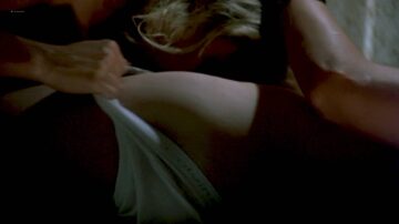 Erika Eleniak nude topless and sex very hot - Chasers (1994) HD 1080p Web Erika Eleniak nude topless and sex very hot - Chasers (1994) HD 1080p Web (3)