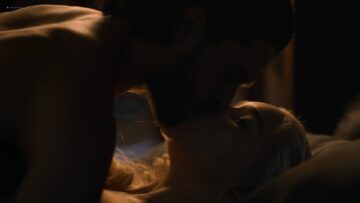 Emilia Clarke nude nip slip in brief sex scene - Game of Thrones (2017) s7e7 HD 1080p Emilia Clarke nude nip slip in brief sex scene - Game of Thrones (2017) s7e7 HD 1080p (2)