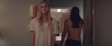 Jennifer Garner hot bra undies Maika Monroe hot some sex - The Tribes of Palos Verdes (2017) HD 1080p Jennifer Garner hot bra undies Maika Monroe hot some sex - The Tribes of Palos Verdes (2017) HD 1080p (7)