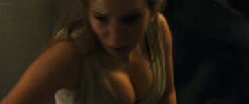 Jennifer Lawrence nude topless and Michelle Pfeiffer hot - Mother! (2017) HD 1080p Web Jennifer Lawrence nude topless and Michelle Pfeiffer hot - Mother! (2017) HD 1080p Web (8)