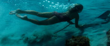Shailene Woodley nude brief topless, wet and hot- Adrift (2018) HD 1080p Web Shailene Woodley nude brief topless, wet and hot- Adrift (2018) HD 1080p Web (3)