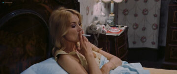 Barbara Bouchet nude lesbian sex with Rosalba Neri and Patrizia Viotti nude - Alla ricerca del piacere (IT-1972) HD1080p (12)