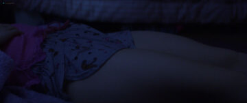 Joey King nude butt - The Act (2019) s1e4 HD 1080p WEB (2)