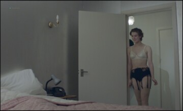Honor Swinton Byrne hot and some sex - The Souvenir (2019) HD 1080p Web Honor Swinton Byrne hot and some sex - The Souvenir (2019) HD 1080p Web (9)