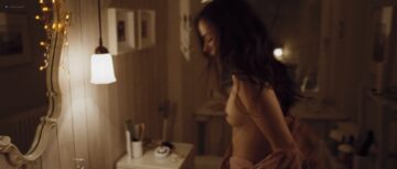 Nora Tschirner nude topless - Keinohrhasen (2007) 1080p BluRay Nora Tschirner nude topless - Keinohrhasen (2007) 1080p BluRay (4)
