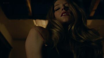 Trieste Kelly Dunn hot and Sarah Brooks nude sideboob - Girl on the Third Floor (2019) 1080 Web Trieste Kelly Dunn hot and Sarah Brooks nude sideboob - Girl on the Third Floor (2019) 1080 Web (12)