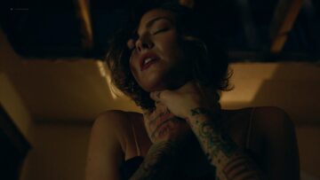 Trieste Kelly Dunn hot and Sarah Brooks nude sideboob - Girl on the Third Floor (2019) 1080 Web Trieste Kelly Dunn hot and Sarah Brooks nude sideboob - Girl on the Third Floor (2019) 1080 Web (11)