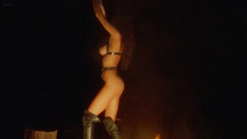 Suzi Simpson nude Julie Strain, Tai Collins and other nude too - Enemy Gold (1993) HD 1080p BluRay Suzi Simpson nude Julie Strain, Tai Collins and other nude too - Enemy Gold (1993) HD 1080p BluRay (9)