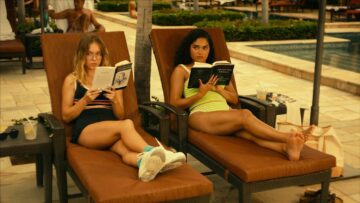 Alexandra Daddario hot Sydney Sweeney Brittany OGrady sexy The White Lotus 2011 s1e1 1080p Web 10 Alexandra Daddario hot Sydney Sweeney Brittany OGrady sexy The White Lotus 2011 s1e1 1080p Web 10