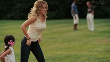 Alice Eve wet bouncing boobs Sex and the City 2 2010 1080p BluRay 10 Alice Eve wet bouncing boobs Sex and the City 2 2010 1080p BluRay 10