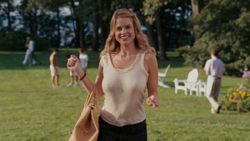 Alice Eve wet bouncing boobs Sex and the City 2 2010 1080p BluRay 4 Alice Eve wet bouncing boobs Sex and the City 2 2010 1080p BluRay 4