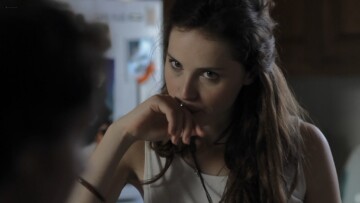 Felicity Jones sexy Jennifer Lawrence cute Like Crazy 2011 1080p BluRay 2 Felicity Jones sexy Jennifer Lawrence cute Like Crazy 2011 1080p BluRay 2