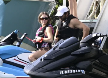 Sydney Sweeney hot and sexy - Jet Skiing with friends in Florida Sydney Sweeney hot and sexy - Jet Skiing with friends in Florida
