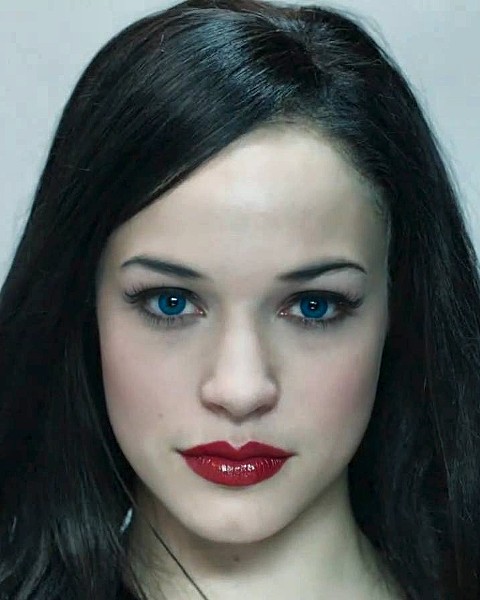 Alexis Knapp