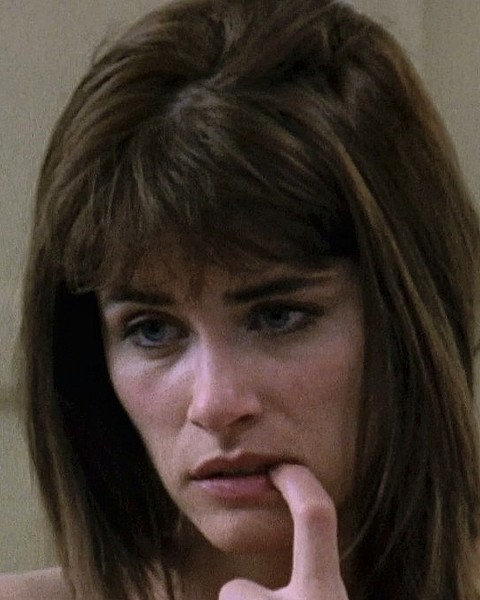 Amanda Peet